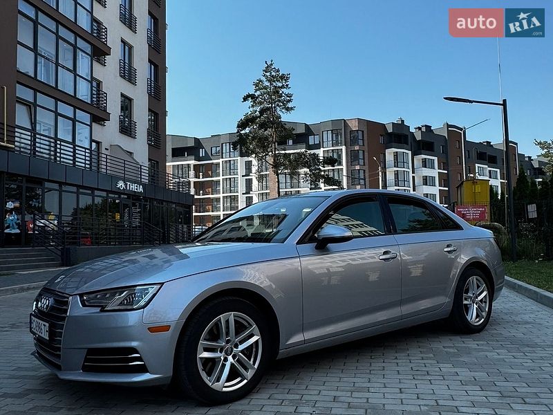 Седан Audi A4 2016 в Львові