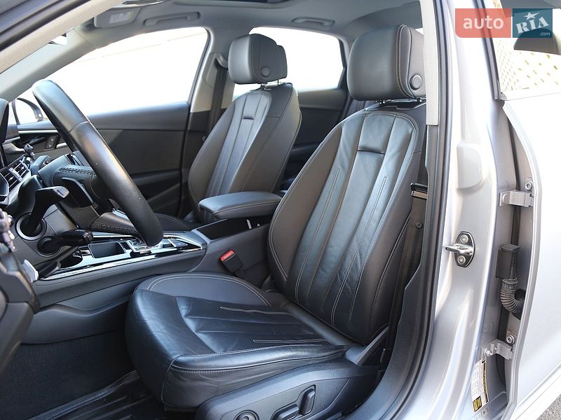 Седан Audi A4 2021 в Киеве