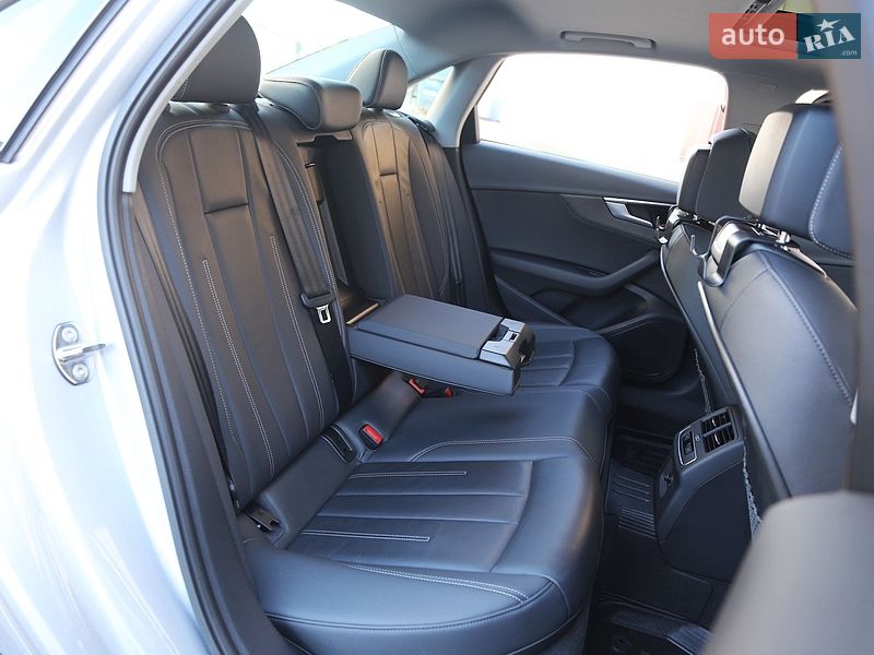 Седан Audi A4 2021 в Киеве