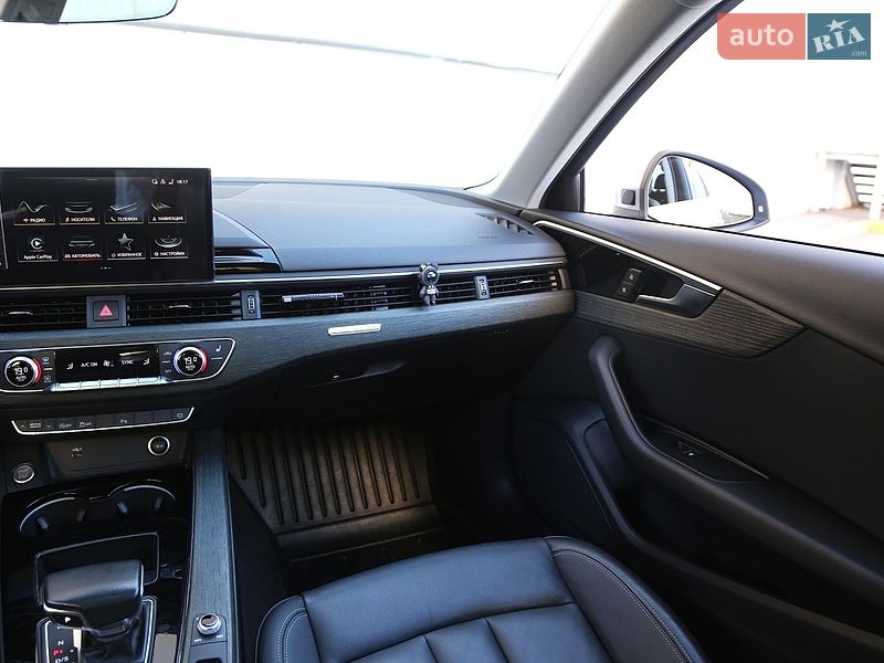 Седан Audi A4 2021 в Киеве