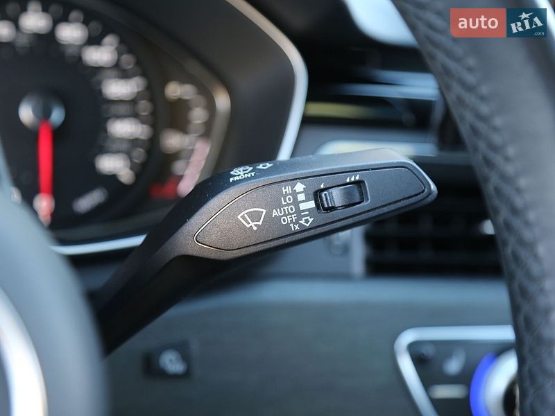 Седан Audi A4 2021 в Киеве