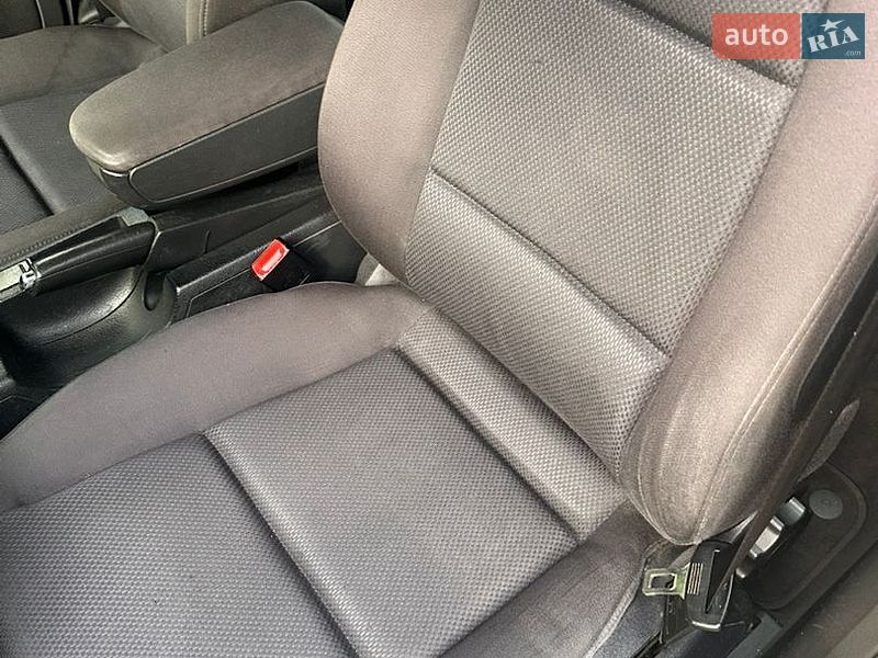 Седан Audi A4 2003 в Збаражі