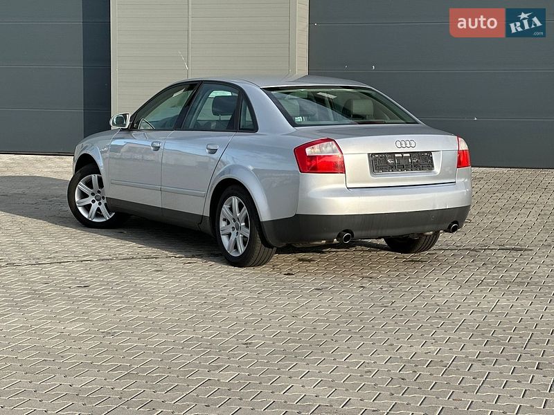 Седан Audi A4 2002 в Сарнах