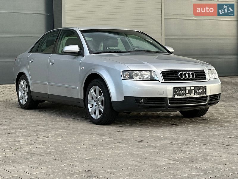 Седан Audi A4 2002 в Сарнах