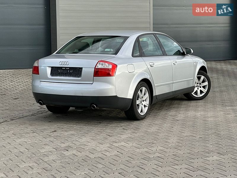 Седан Audi A4 2002 в Сарнах