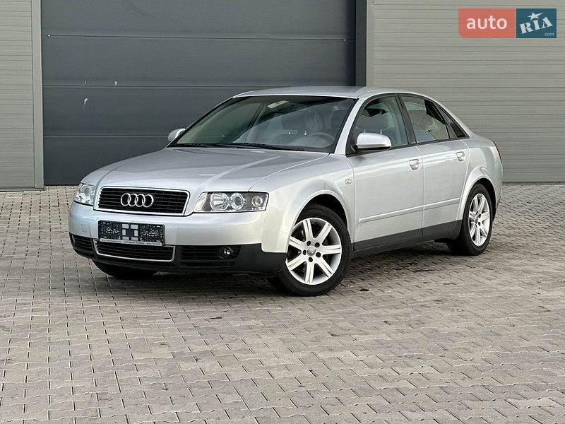 Седан Audi A4 2002 в Сарнах