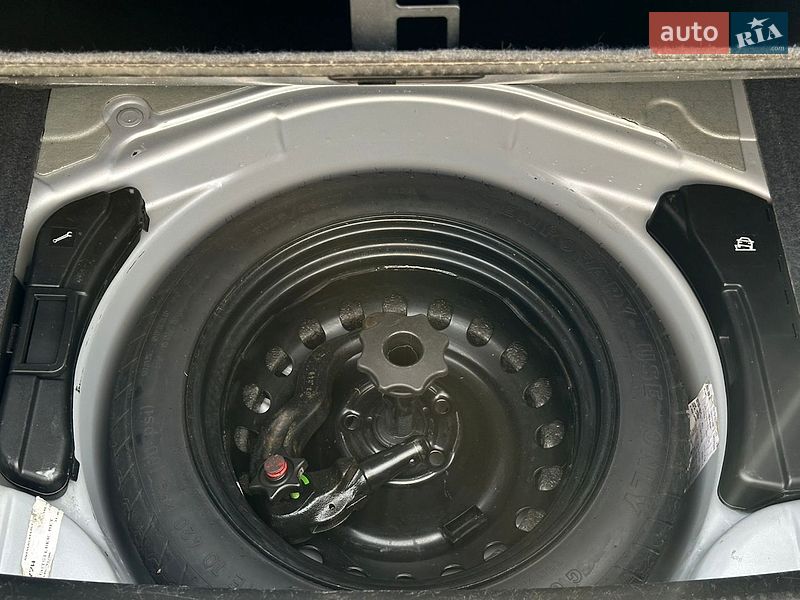 Седан Audi A4 2002 в Сарнах