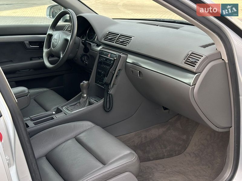 Седан Audi A4 2002 в Сарнах
