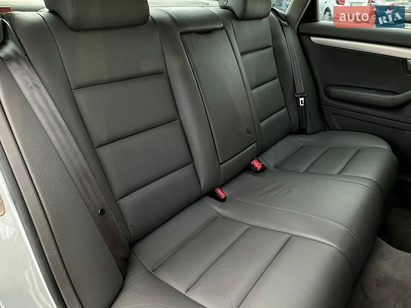 Седан Audi A4 2002 в Сарнах