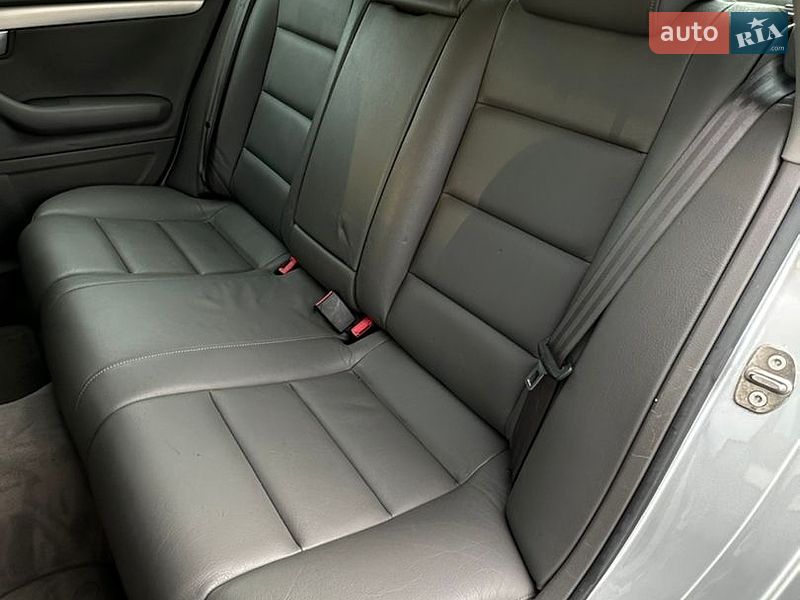 Седан Audi A4 2002 в Сарнах