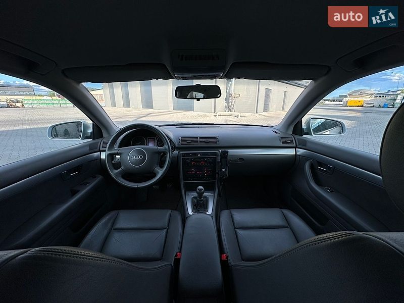 Седан Audi A4 2002 в Сарнах
