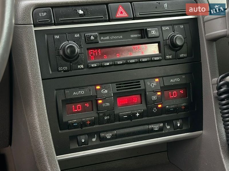 Седан Audi A4 2002 в Сарнах