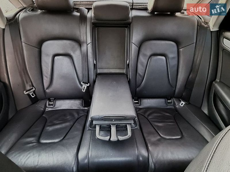 Седан Audi A4 2013 в Львові