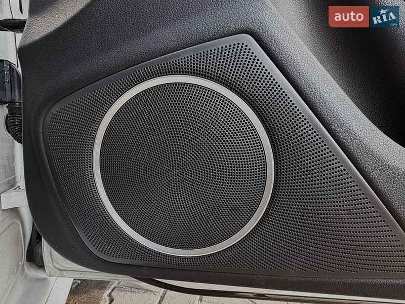 Седан Audi A4 2013 в Львові