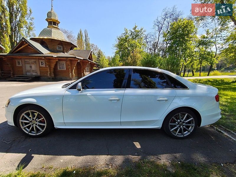 Седан Audi A4 2013 в Києві