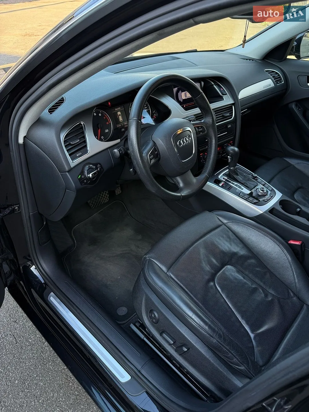 2011 Audi A4 - мініатюра 21