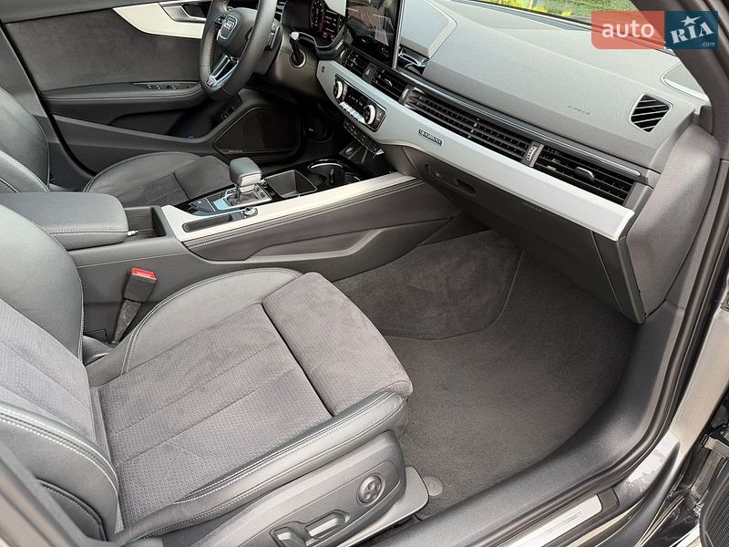 Седан Audi A4 2023 в Києві