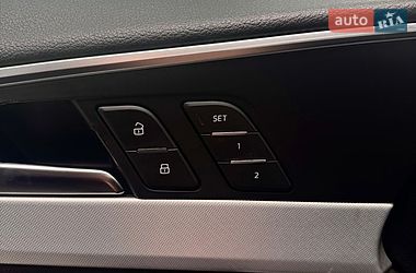 Седан Audi A4 2017 в Львові