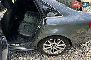 Седан Audi A4 2015 в Чернівцях