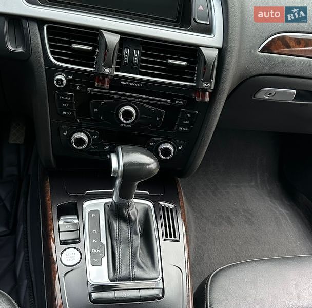 Седан Audi A4 2015 в Чернівцях