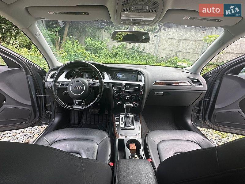 Седан Audi A4 2015 в Чернівцях