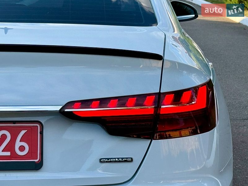 Седан Audi A4 2021 в Рівному