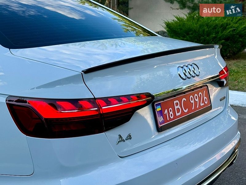 Седан Audi A4 2021 в Рівному