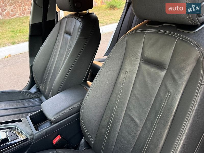 Седан Audi A4 2021 в Рівному