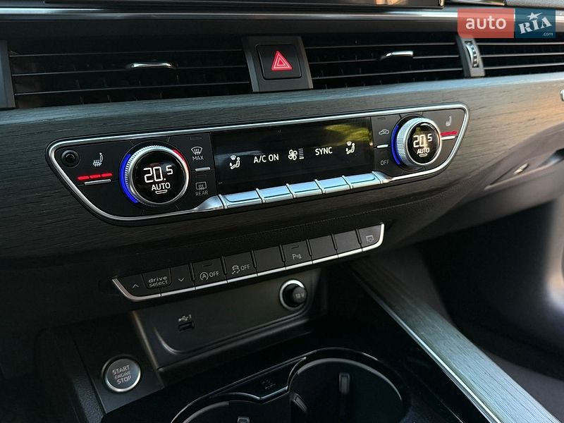 Седан Audi A4 2021 в Рівному