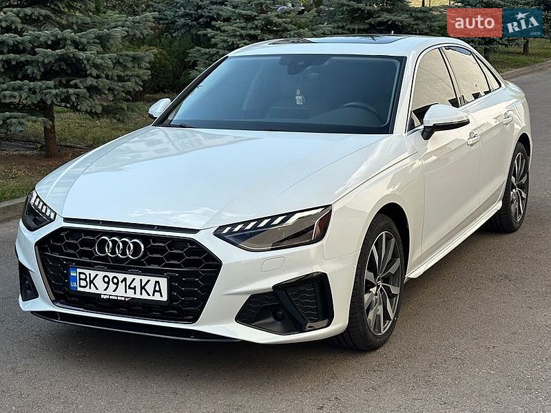 Седан Audi A4 2023 в Рівному