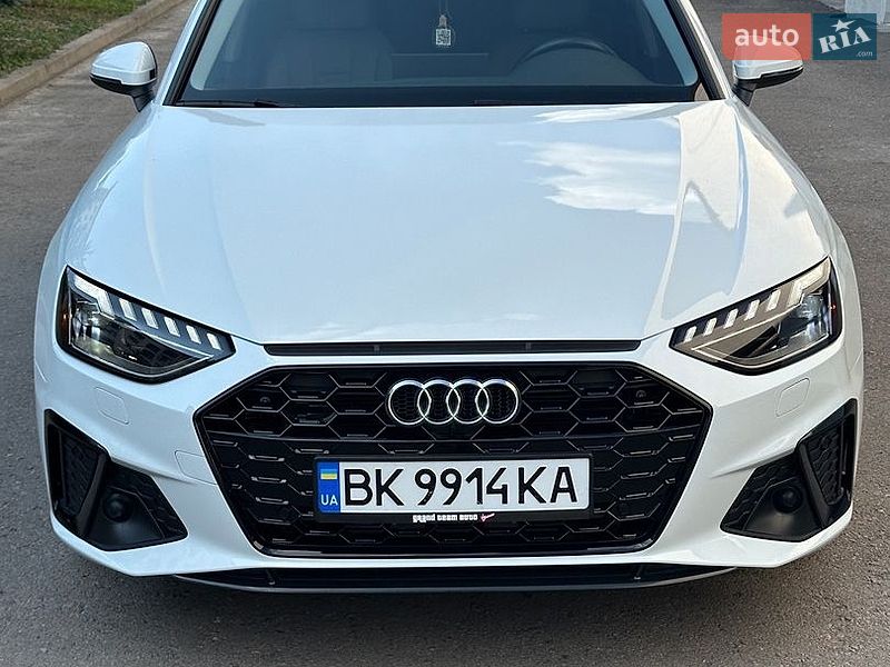 Седан Audi A4 2023 в Рівному