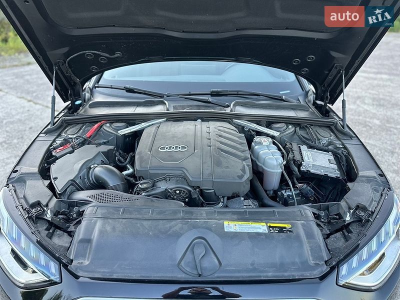 Седан Audi A4 2020 в Новояворівську