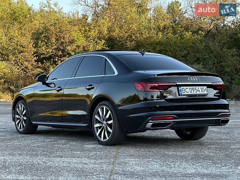 Седан Audi A4 2020 в Новояворівську