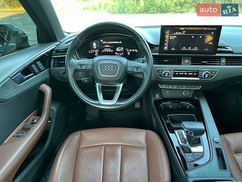 Седан Audi A4 2020 в Новояворівську