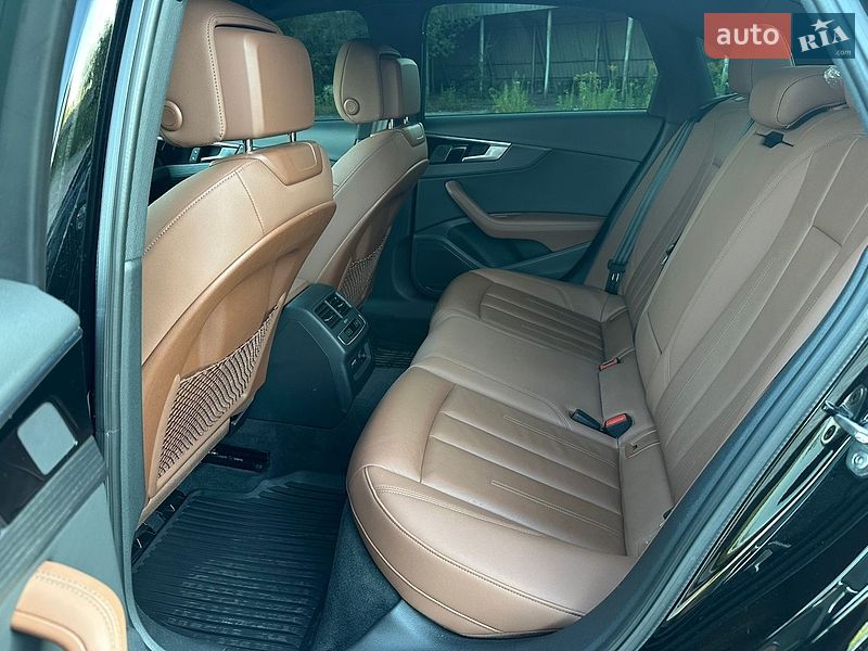 Седан Audi A4 2020 в Новояворівську