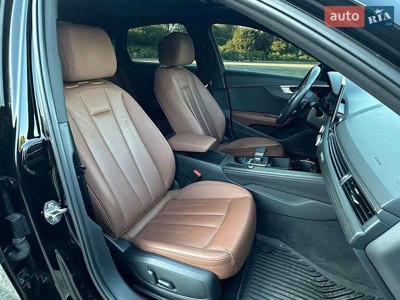 Седан Audi A4 2020 в Новояворівську