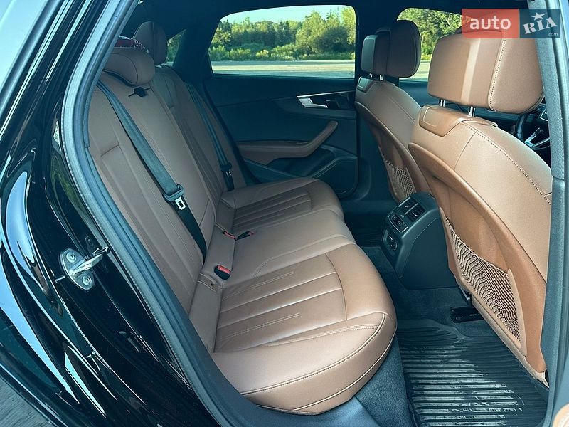 Седан Audi A4 2020 в Новояворівську