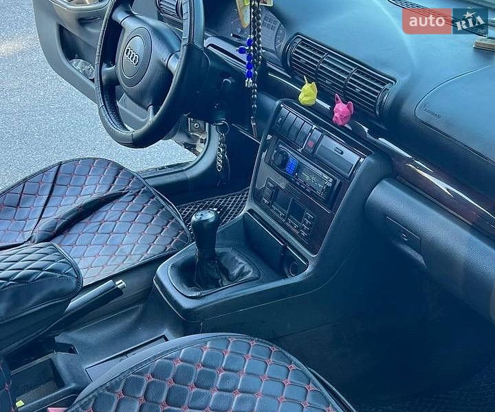 Седан Audi A4 1998 в Заліщиках