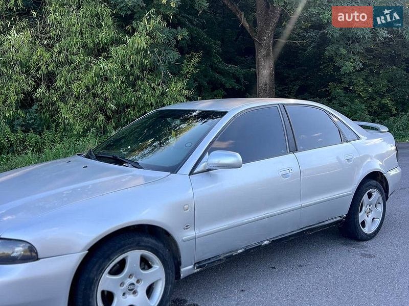 Седан Audi A4 1998 в Заліщиках