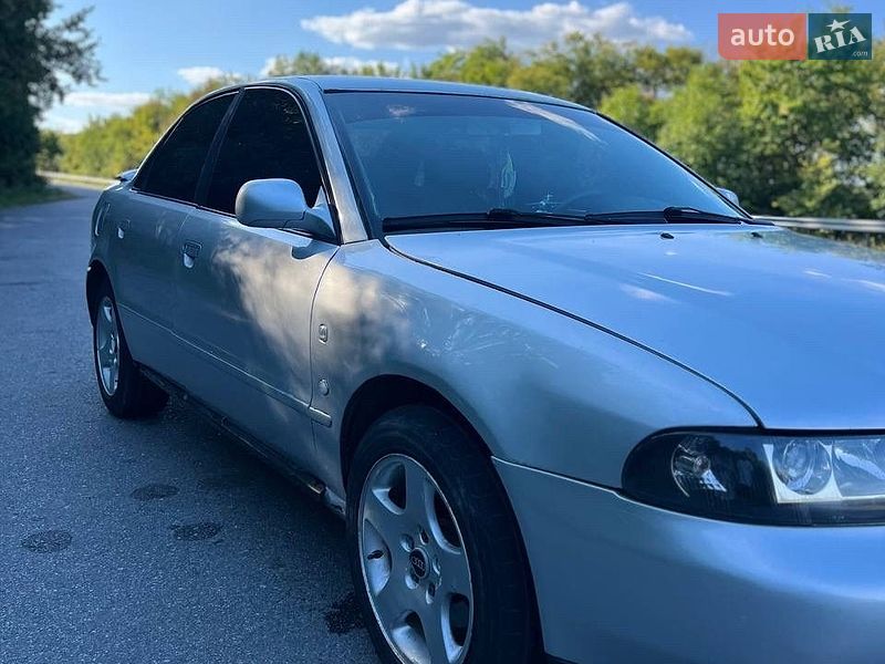 Седан Audi A4 1998 в Заліщиках