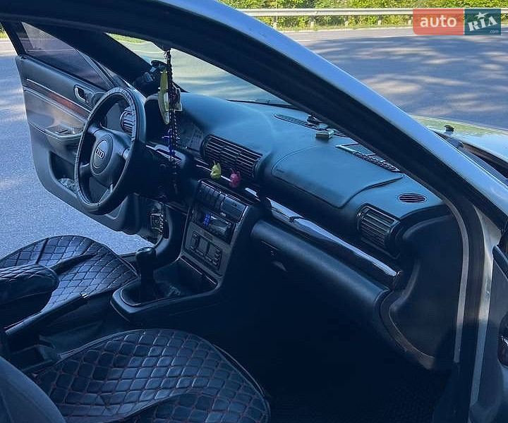 Седан Audi A4 1998 в Заліщиках