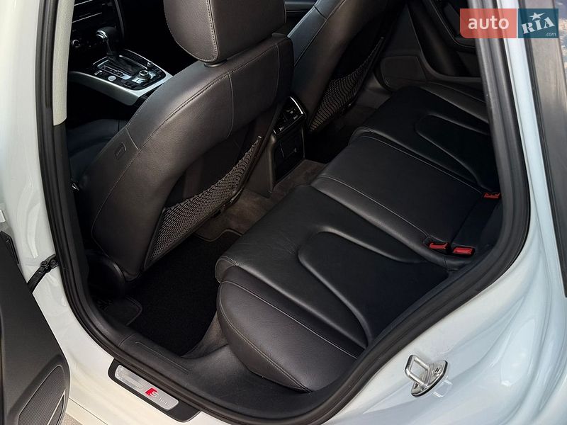 Седан Audi A4 2015 в Луцке