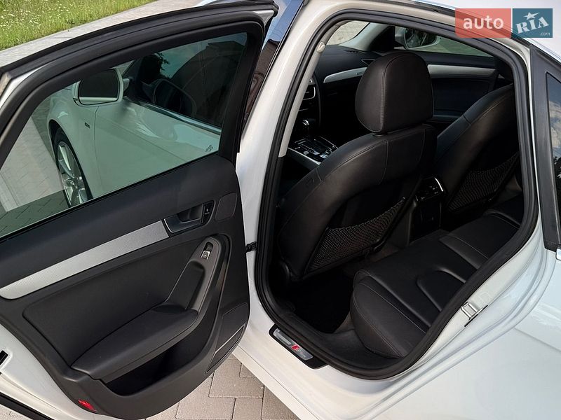 Седан Audi A4 2015 в Луцке