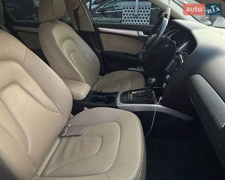 Седан Audi A4 2013 в Бучі