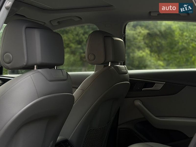 Седан Audi A4 2018 в Бурштині