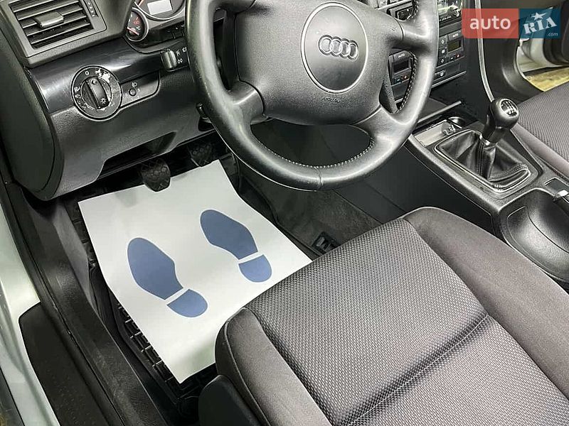 Седан Audi A4 2002 в Черновцах