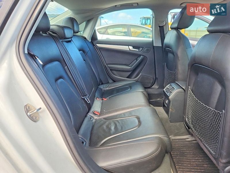 Седан Audi A4 2016 в Львове