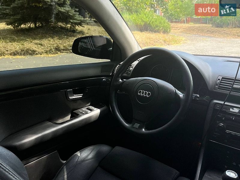 Універсал Audi A4 2002 в Рівному