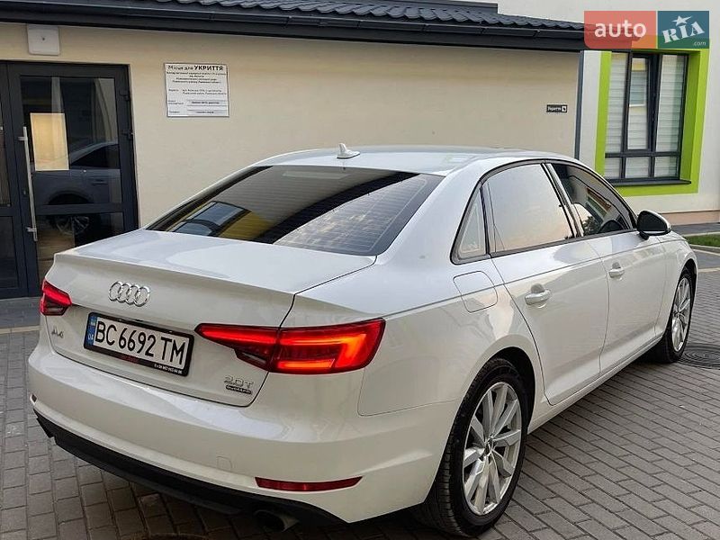 Audi A4, фото з оголошення