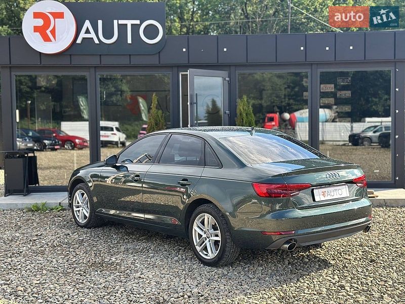 Седан Audi A4 2016 в Львові